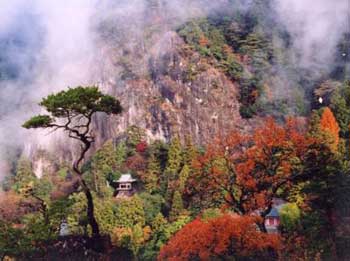 鳳來寺山 - 楓葉名所