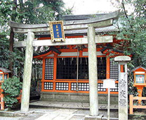 八坂神社 - 美御前社